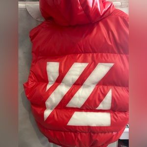 Young la red & white vest puffer
